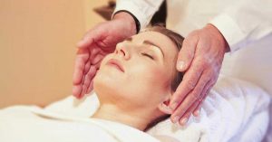 5 BONNES RAISONS D’ADOPTER LES MASSAGES POUR LE VISAGE