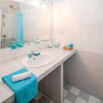 10 SOINS QUE L’ON DEVRAIT TOUTES AVOIR DANS SA SALLE DE BAIN