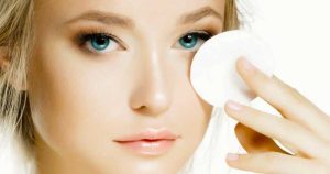 LES LINGETTES DÉMAQUILLANTES, LA SOLUTION GAGNANTE POUR UN DÉMAQUILLAGE EXPRESS