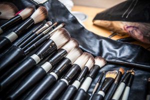 BIEN NETTOYER SES BROSSES, ÉPONGES, PINCEAUX…
