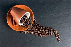 LA CAFÉINE, L’ACTIF IDÉAL POUR LE CONTOUR DES YEUX