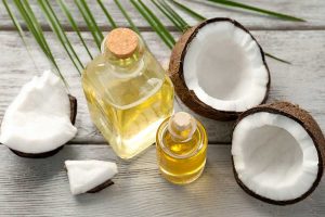 L’HUILE DE COCO, LE PETIT COUP DE POUCE DE L’ÉTÉ