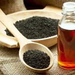 L’HUILE DE NIGELLE POUR UNE PEAU AU TOP