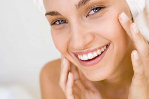 MASQUES ET LOTIONS 100% NATURELS POUR LUTTER CONTRE LA PEAU GRASSE