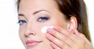 LE CHAUFFAGE ASSÈCHE MA PEAU, COMMENT LA PROTÉGER ?