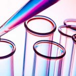 QUAND LA CHIMIE RECONSTITUE LA NATURE SUR LES MOLÉCULES
