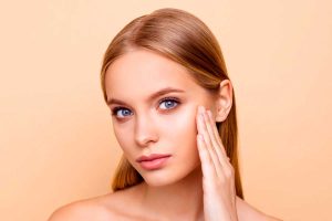 CONSEILS PRATIQUES : PRÉPARER SA PEAU À L’APPLICATION D’UN MASQUE…