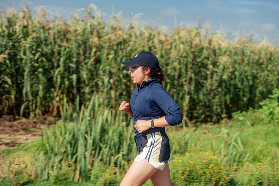 5 gestes pour oxygéner sa peau et retrouver un teint éclatant woman jogging outdoors sport fitness skin health
