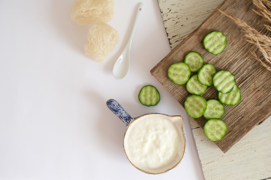 Pattes d'oie : 8 gestes naturels pour atténuer les ridules du contour des yeux cucumber ice cube skincare eye remedy