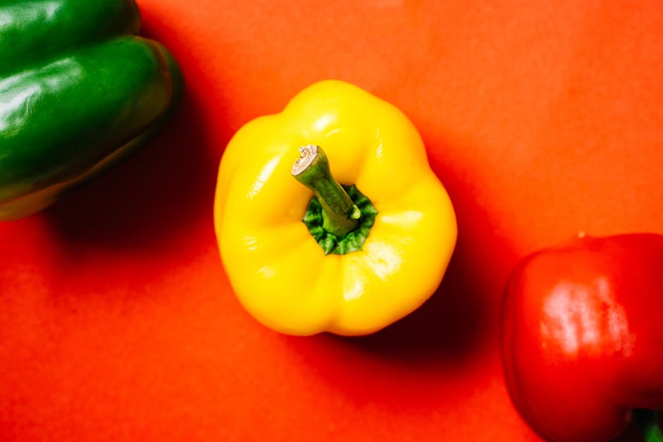5 aliments qui favorisent la production naturelle d'acide hyaluronique bell peppers colorful red yellow green vegetables