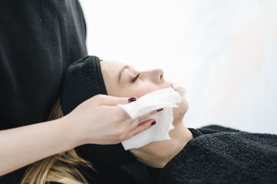 Peau rouge après le sport : comment la calmer rapidement et efficacement cold compress towel on face skincare recovery