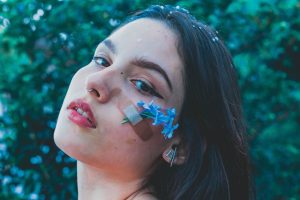 Comment la peau cicatrise-t-elle ? Les étapes clés pour favoriser une bonne guérison skin healing care natural beauty close up landscape