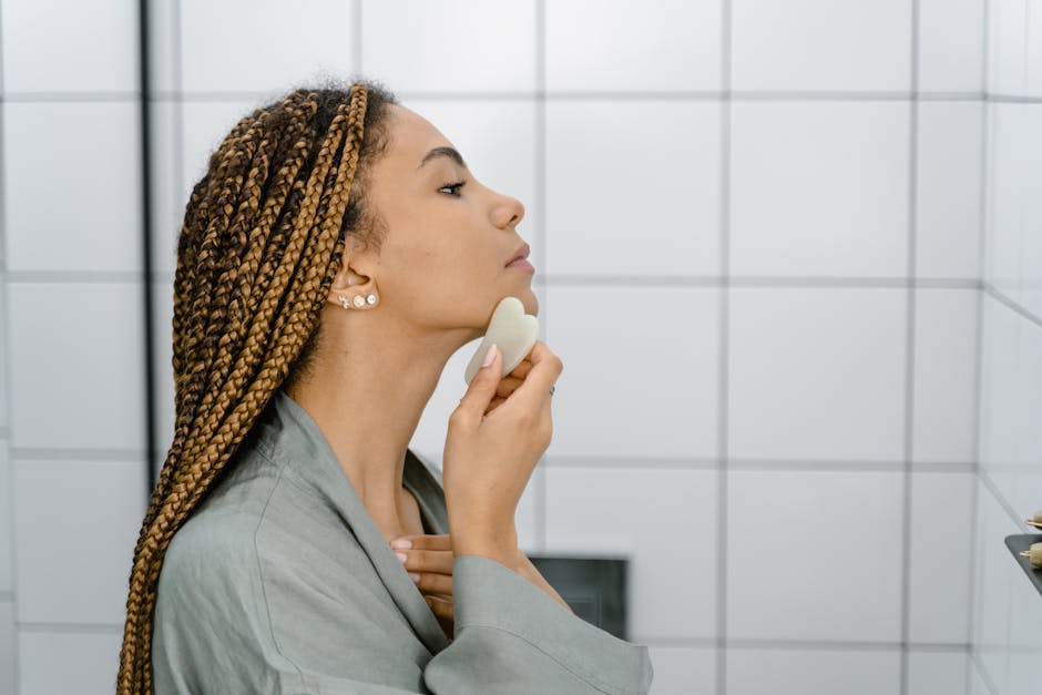 Comment rendre sa crème visage plus efficace : 5 gestes à adopter facial massage technique fingers cheekbones