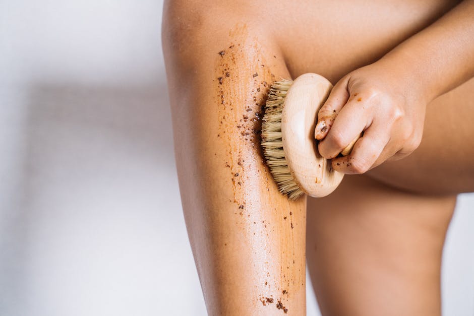 Hydratation du corps : guide complet pour une peau douce et souple toute l'année body scrub exfoliation smooth skin bathroom self care