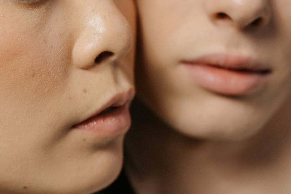 Aloe vera et hydratation : tout ce que votre peau peut en attendre close up hydrated glowing skin texture natural light