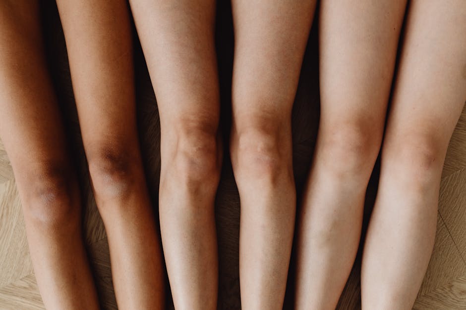 Autobronzant raté : comment corriger les taches, zébrures et mains oranges close-up dark self-tanner marks elbow knee skin