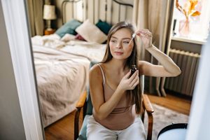 Huile de nuit pour le visage : bienfaits, choix et mode d'emploi face oil skincare night routine beauty landscape