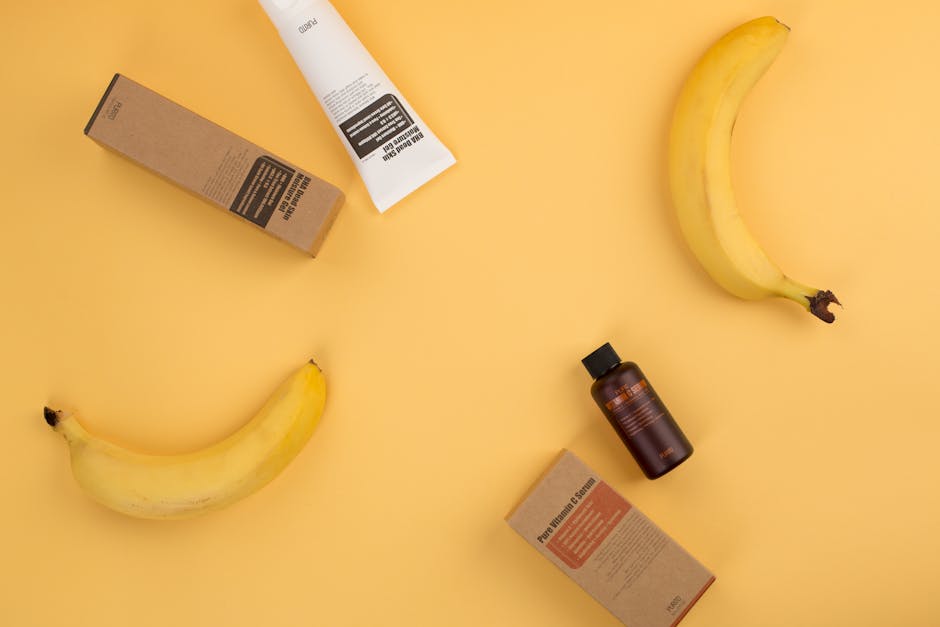 La banane dans vos soins beauté maison : bienfaits, masques et recettes naturelles ripe banana sliced on white background skincare flat lay