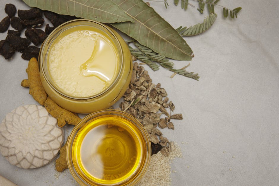 La slow cosmétique : philosophie, actifs naturels et limites à connaître collection natural skincare ingredients argan oil rose water honey aloe vera flat lay