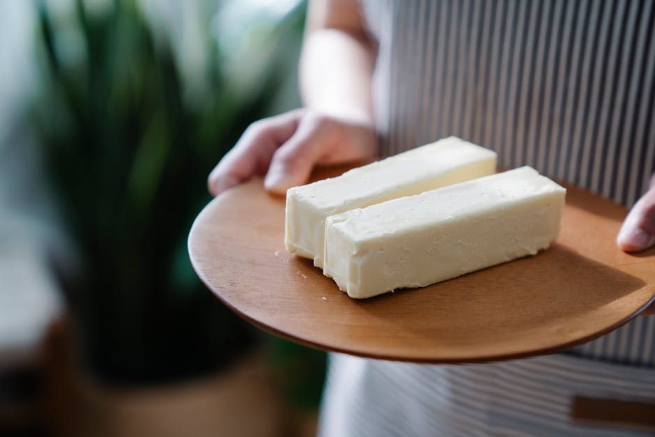 Beurre de karité : bienfaits, utilisations et vertus pour la peau shea butter raw natural ingredient African origin