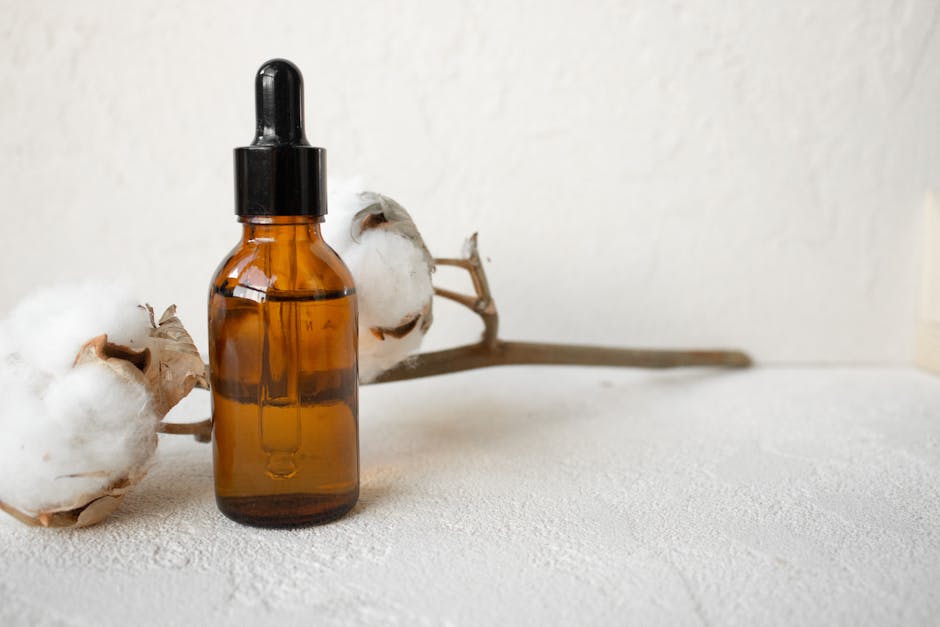 Le natécium : cet actif naturel qui aide à relancer le renouvellement cellulaire après 50 ans natural cosmetic antioxidant plant extract laboratory serum