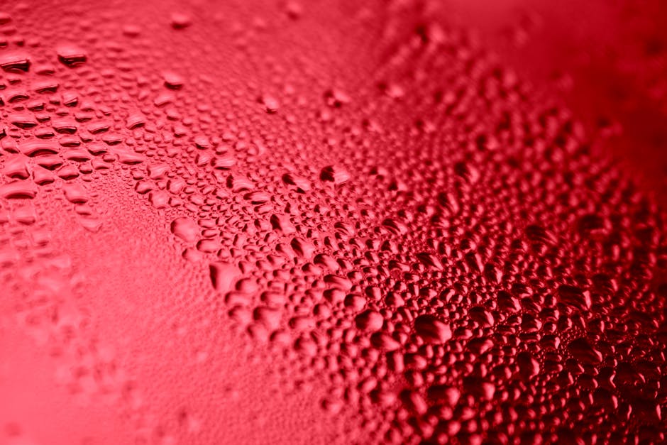 Le panthénol : tout savoir sur la provitamine B5 et ses bienfaits pour les peaux sensibles hydrated glowing skin texture macro photography