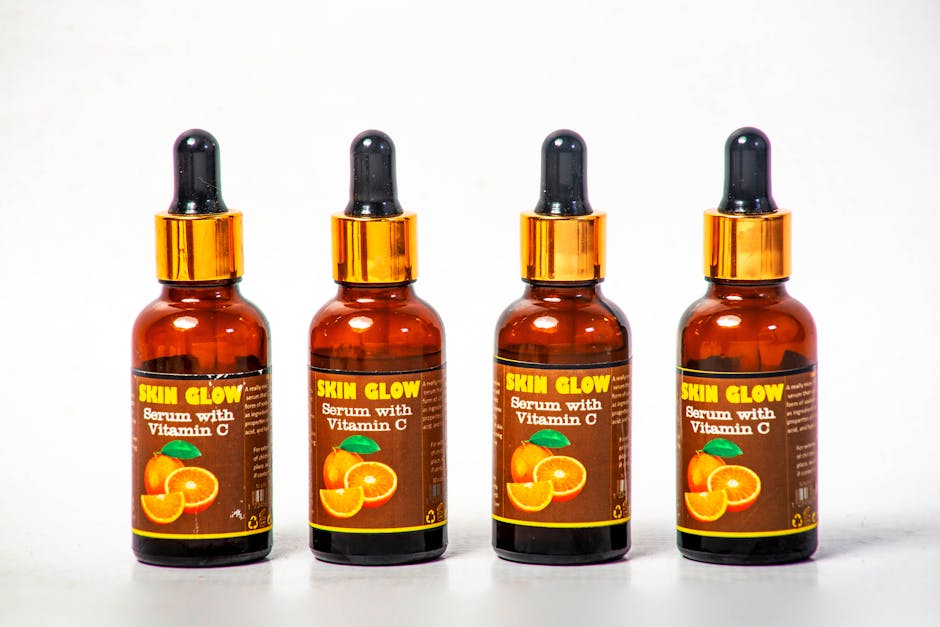 Les acides en skincare : guide complet pour choisir le bon actif selon votre peau bright vitamin c serum drops on white background skincare