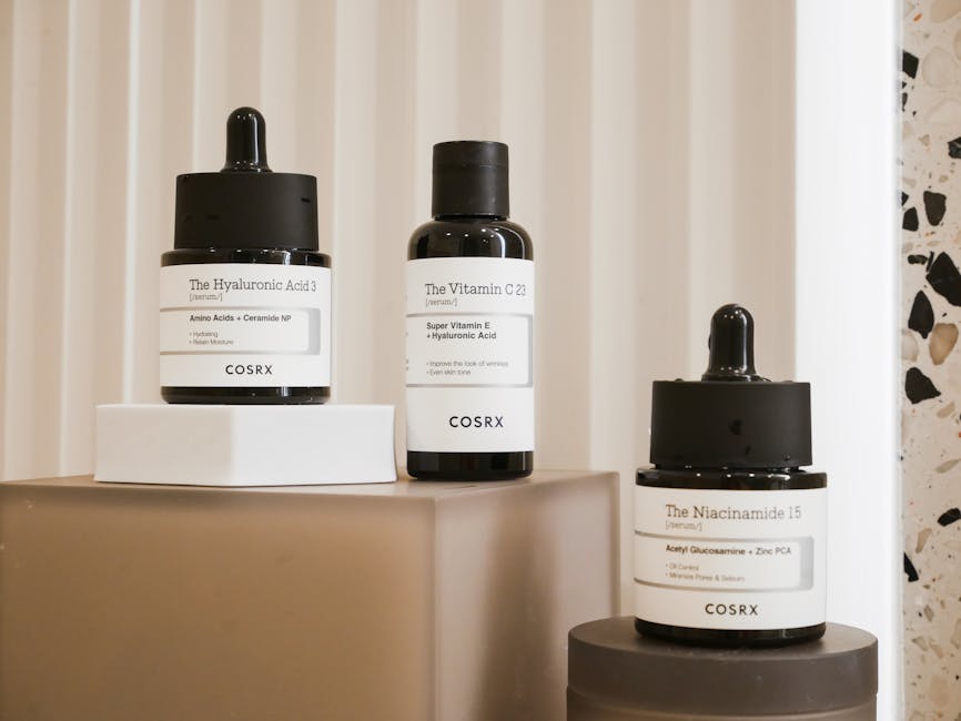 Les céramides : ce que fait vraiment cet actif clé pour votre peau skincare products marble surface ceramide moisturizer minimal