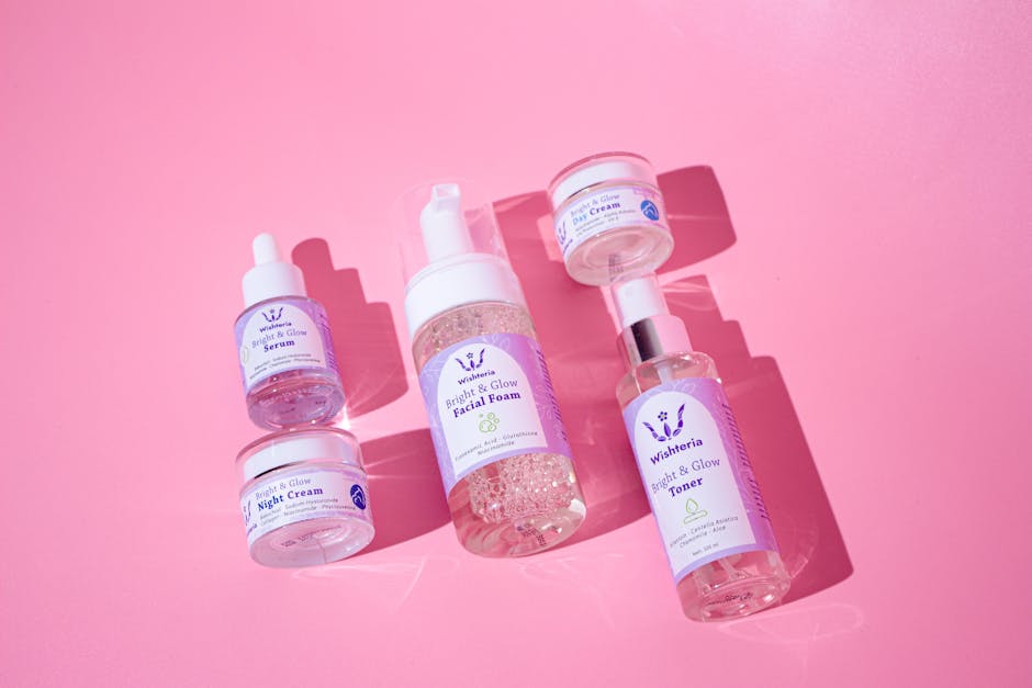 Cosmetic Water et Lotion Sérum : la tendance soin venue d'Asie qui transforme la routine beauté asian skincare routine flat lay water-based serums toners white background