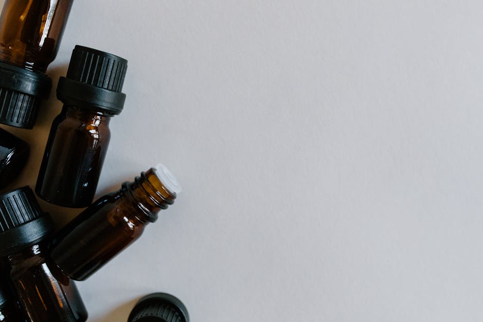 Huiles essentielles pour se réchauffer en hiver : guide complet et conseils d'utilisation essential oils bottles lavender thyme winter warming