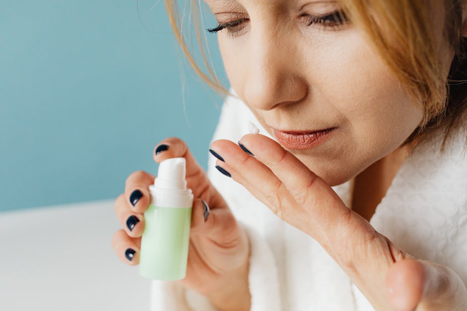 Soins visage avec FPS : protéger sa peau du soleil toute l'année skincare routine morning face cream spf texture