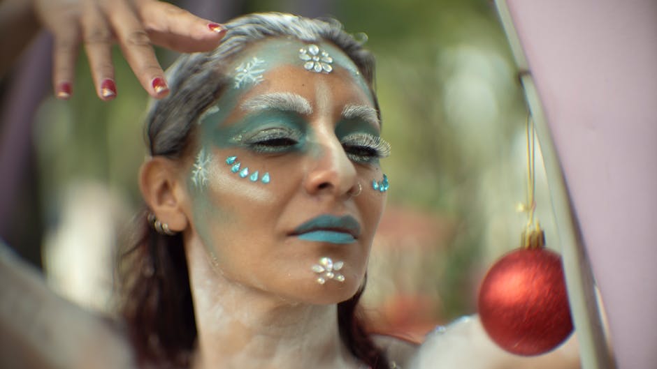 Teint rayonnant pour les fêtes : le programme beauté express en 3 étapes close up glowing festive makeup holiday season sparkle
