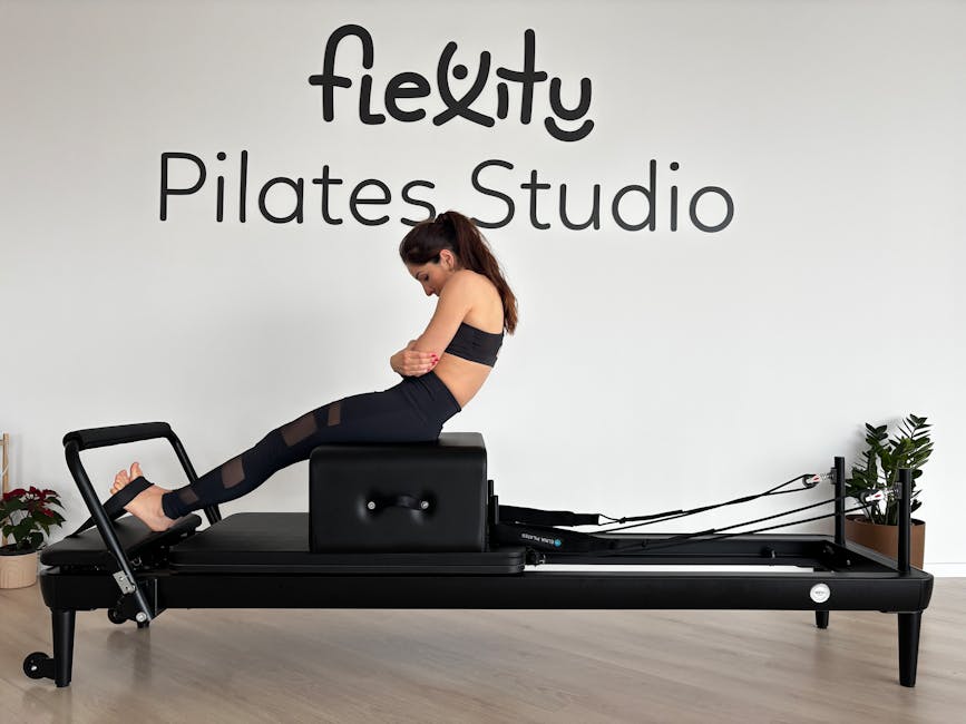 Programme wellness de rentrée : 6 habitudes pour rester en forme jusqu'en décembre yoga pilates woman calm studio autumn light