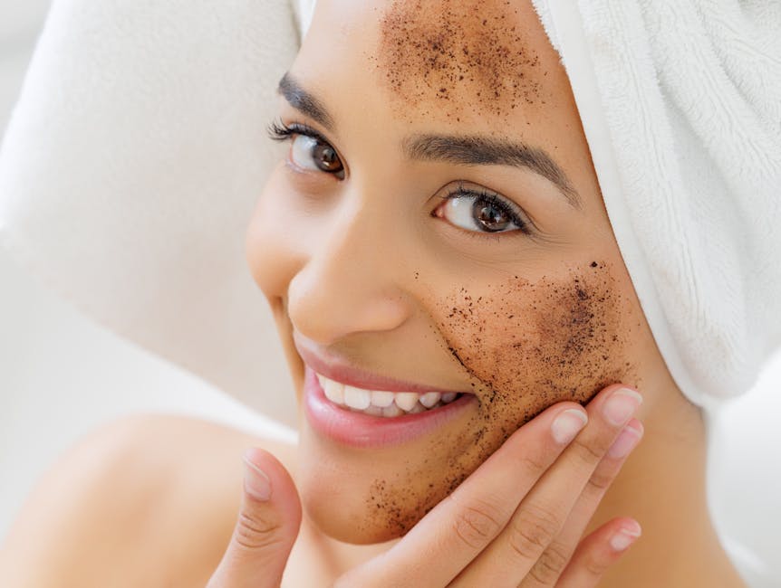 Peau mature après 60 ans : comment retrouver un teint éclatant et lumineux mature woman healthy radiant skin natural glow outdoor