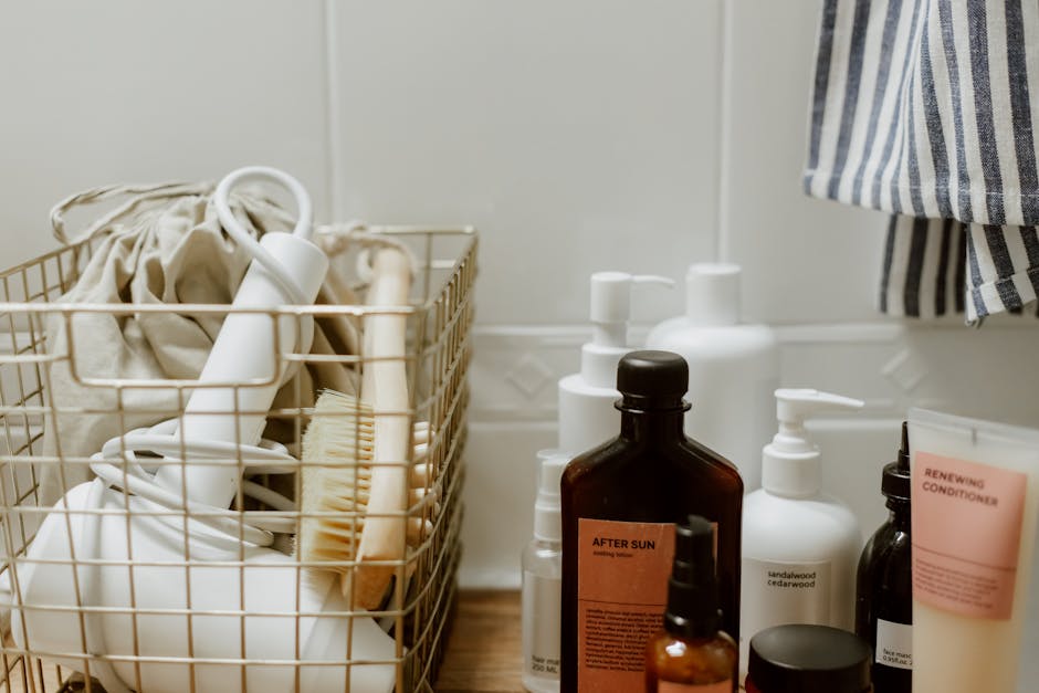 Eau thermale : bienfaits, utilisations et place dans votre routine beauté bathroom shelf skincare products morning routine spray bottle