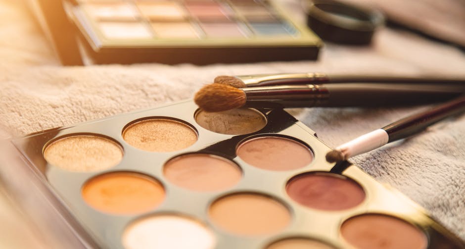 Saint-Valentin : comment rester belle et fraîche du dîner aux premières heures du matin makeup brushes eyeshadow palette romantic evening look