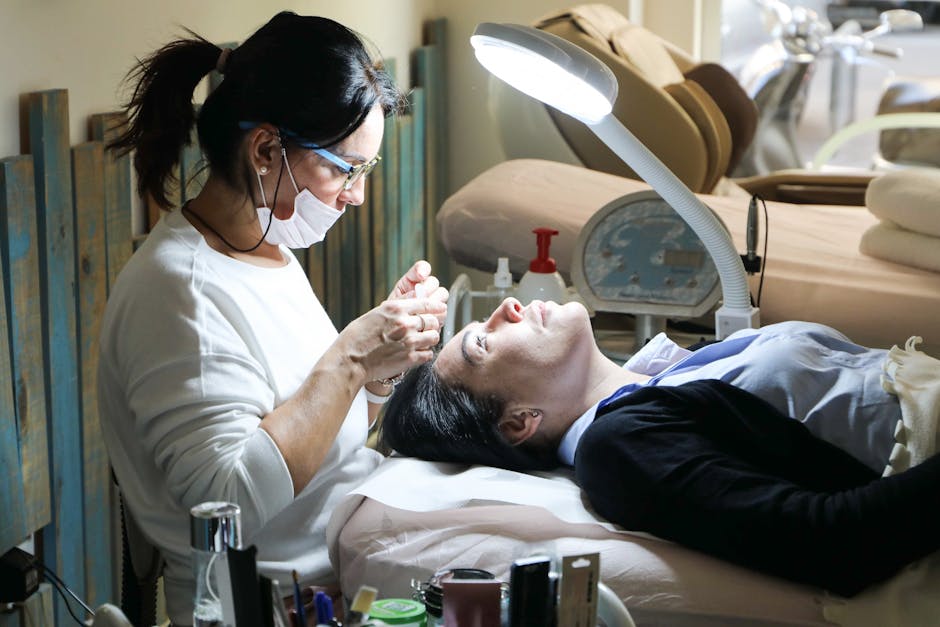 Kobido : le massage japonais qui agit comme un lifting naturel du visage woman receiving kobido facial massage spa treatment