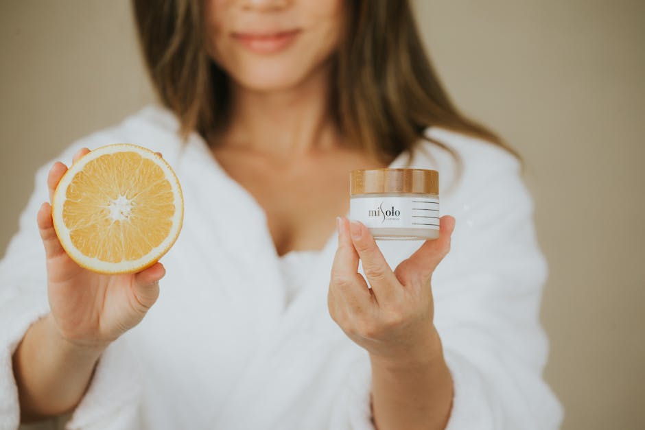 Tabac et peau : les effets réels de la cigarette sur votre visage et comment y remédier healthy skincare routine products fresh fruits water glass