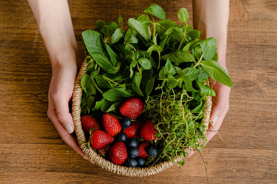 Cure d'antioxydants : un mois pour protéger et revitaliser votre peau fresh colorful antioxidant foods wooden table top view