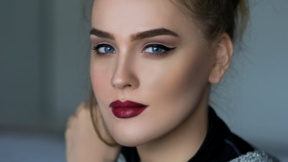 elegant woman 45 years old defined eyebrows natural makeup