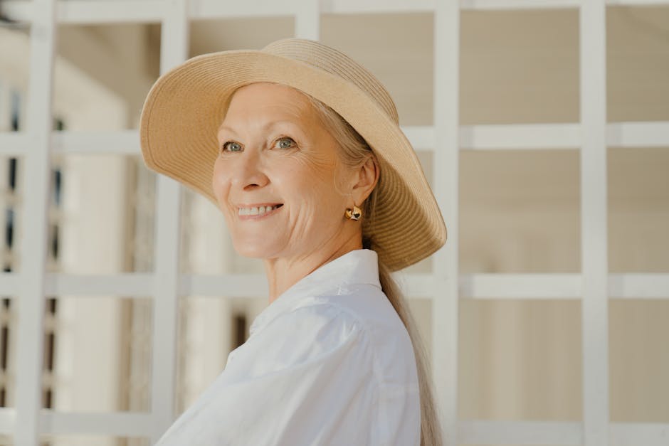 Quelle crème visage offrir à maman pour la Fête des Mères ? radiant glowing skin woman mature beauty