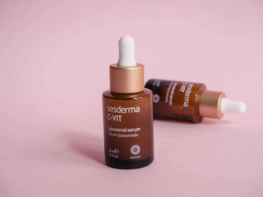 Actifs microencapsulés en cosmétique : comment cette technologie transforme vos soins close-up cosmetic serum capsules skin texture