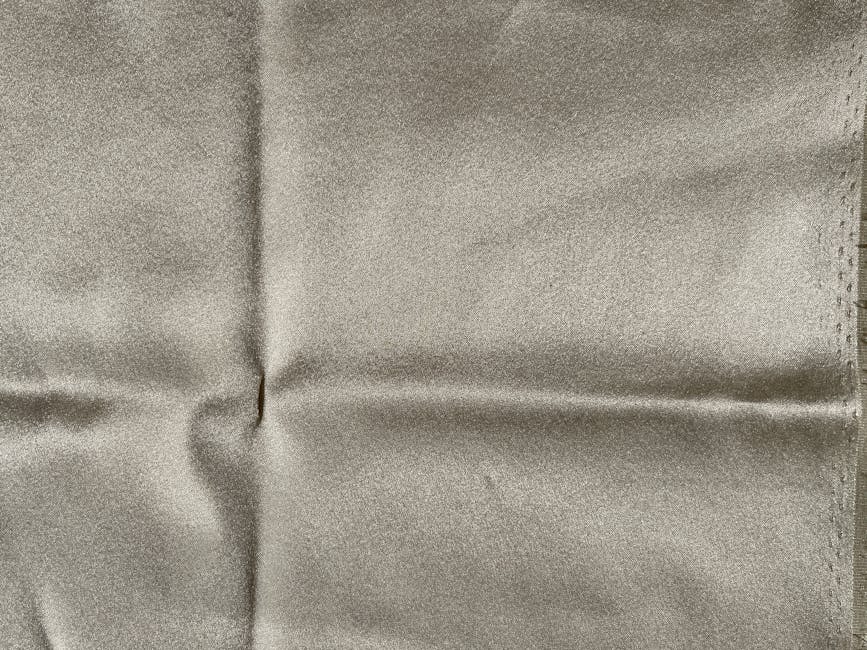 Actifs microencapsulés en cosmétique : comment cette technologie transforme vos soins dermotextile fabric close-up textile technology wellness